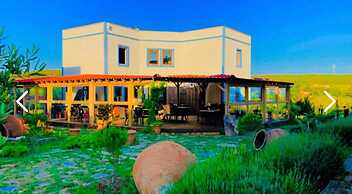 Sukha Inn Otel & Beach