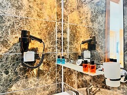 Sukha Inn Otel & Beach