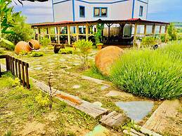 Sukha Inn Otel & Beach