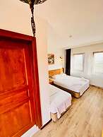 Sukha Inn Otel & Beach