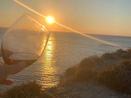 Sukha Inn Otel & Beach