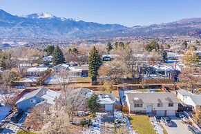 Dog-friendly by the Garden & OCC Shops & Dining