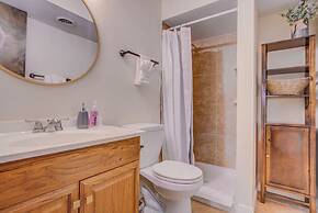 Dog-friendly by the Garden & OCC Shops & Dining