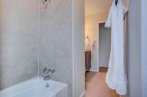 Dog-friendly by the Garden & OCC Shops & Dining