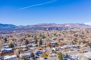 Dog-friendly by the Garden & OCC Shops & Dining