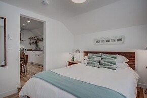 1BR Downtown Urbanitydining, Drink, Cafes & Escape