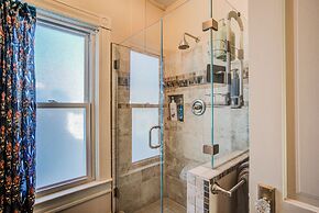 5bddowntown Victorian Charmhot Tub, Firepit