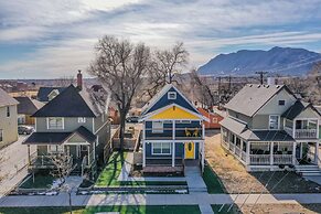 Trendy Urban Neighborhood & Dog-friendly Downtown