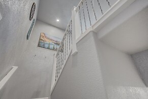 Verdant Oasisluxury, Traveler's Home W/hottub!