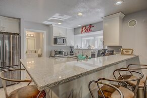 Verdant Oasisluxury, Traveler's Home W/hottub!