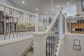 Verdant Oasisluxury, Traveler's Home W/hottub!