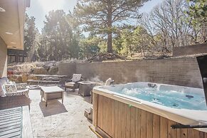 Verdant Oasisluxury, Traveler's Home W/hottub!