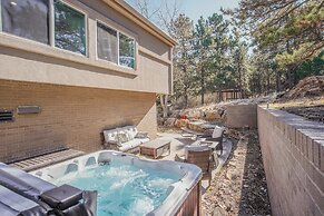 Verdant Oasisluxury, Traveler's Home W/hottub!