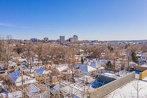 Modern Rooftop Patio New-build Townhome in COS