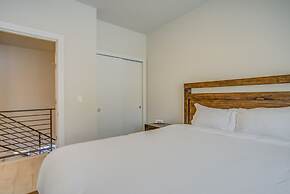 Modern Rooftop Patio New-build Townhome in COS