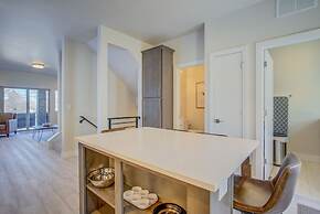 Modern Rooftop Patio New-build Townhome in COS