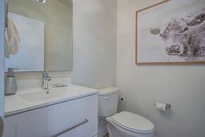 Modern Rooftop Patio New-build Townhome in COS