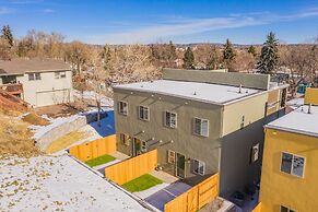 Modern Rooftop Patio New-build Townhome in COS