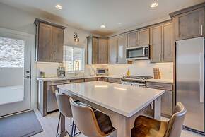 Modern Rooftop Patio New-build Townhome in COS