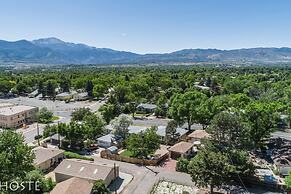 3bdmid-century Modernhot Tub, Grill, Close to DT