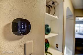 3bdmid-century Modernhot Tub, Grill, Close to DT