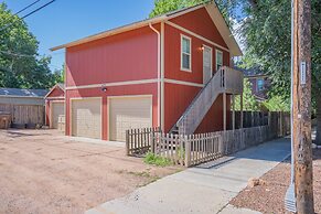 Romantic Getaway King Bed 1min to Restaurants!