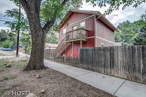 Romantic Getaway King Bed 1min to Restaurants!