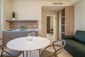 Palace Lido Hotel & Suites