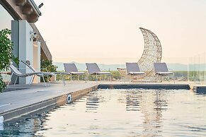 Palace Lido Hotel & Suites