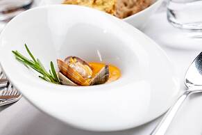 Palace Lido Hotel & Suites