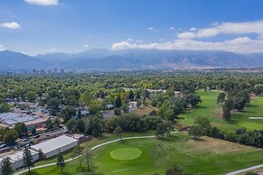 Colorado Springs Golf Value! 3 Bds, Dog-friendly