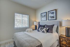 4BR Mnt Viewsmodern Urbanityrooftop Patio