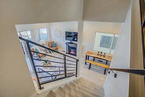 4BR Mnt Viewsmodern Urbanityrooftop Patio