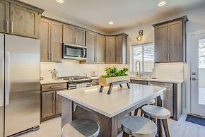 4BR Mnt Viewsmodern Urbanityrooftop Patio