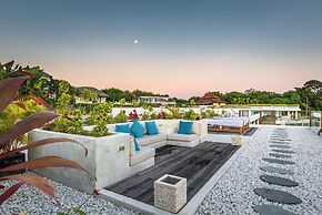 Deep Blue Villa