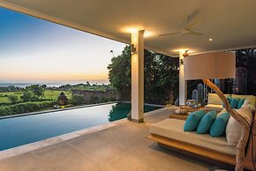 Deep Blue Villa