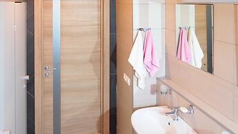 Guest House Opaliha Loft Rooms - Hostel