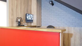 Guest House Opaliha Loft Rooms - Hostel