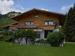 Heavenly Apartment in Wängle Tyrol near Walking Trails