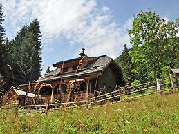 Chalet in Kolbnitz-teuchl With Balcony