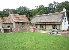 Authentic Farm House With Trampoline