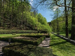 Magnificent Manor in Vresse-sur-semois With Sauna