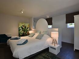 Luxury Villa in Sint-Idesbald with Hot Tub