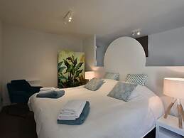 Luxury Villa in Sint-Idesbald with Hot Tub