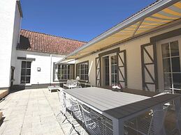 Luxury Villa in Sint-Idesbald with Hot Tub