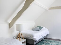 Luxury Villa in Sint-Idesbald with Hot Tub