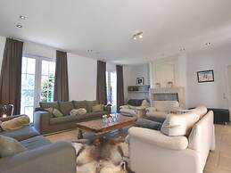 Luxury Villa in Sint-Idesbald with Hot Tub