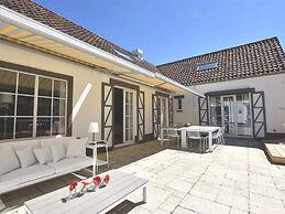 Luxury Villa in Sint-Idesbald with Hot Tub