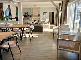 Luxury Villa in Sint-Idesbald with Hot Tub