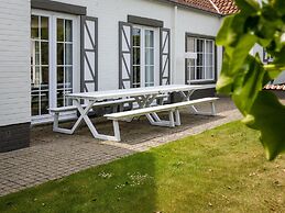 Luxury Villa in Sint-Idesbald with Hot Tub